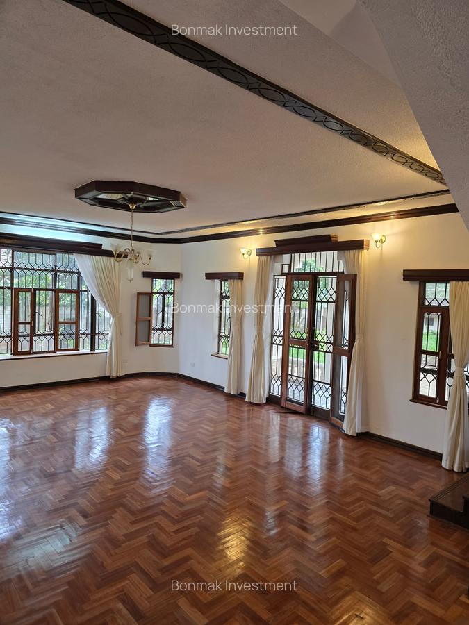 5 Bed House with En Suite at Old Runda - 13
