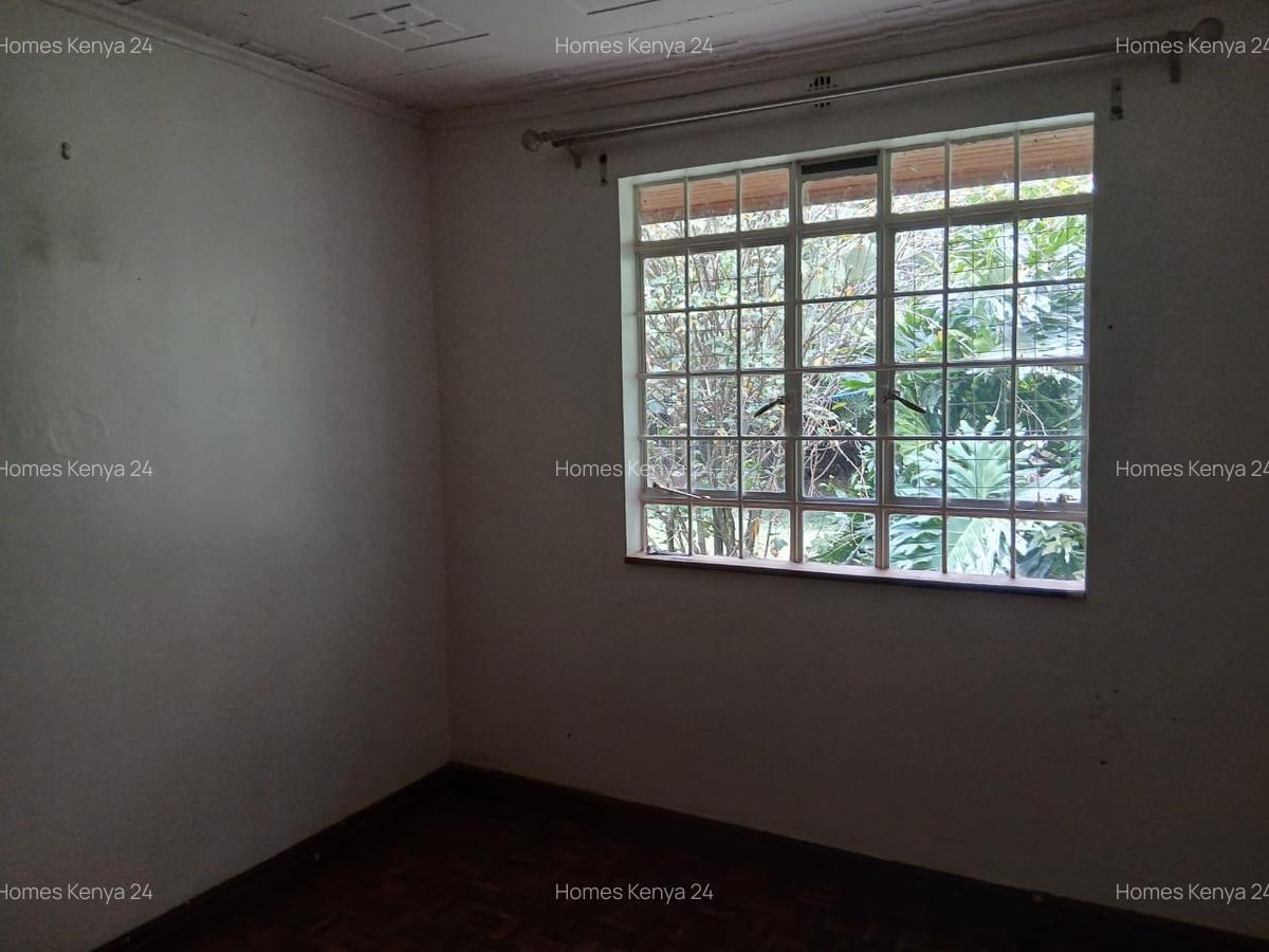 2 Bed House in Ridgeways - 10