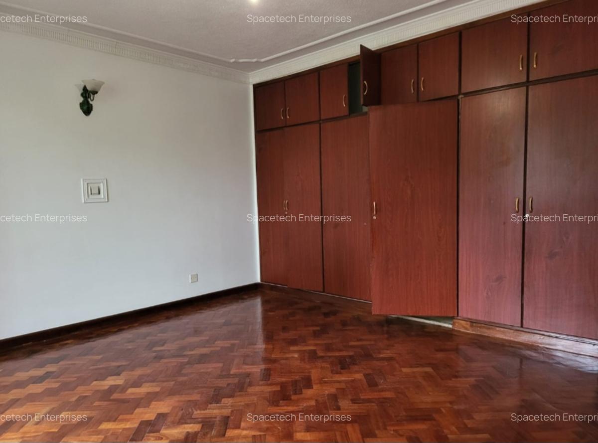 4 Bed House with En Suite in Thigiri - 12
