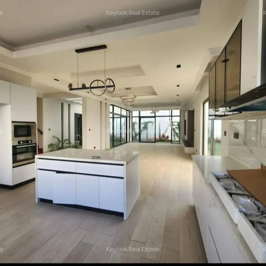5 Bed Townhouse with En Suite at Lavington - 7