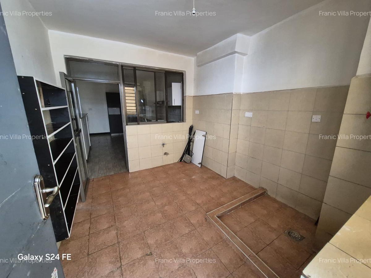 4 Bed Apartment with En Suite at Parklands - 12