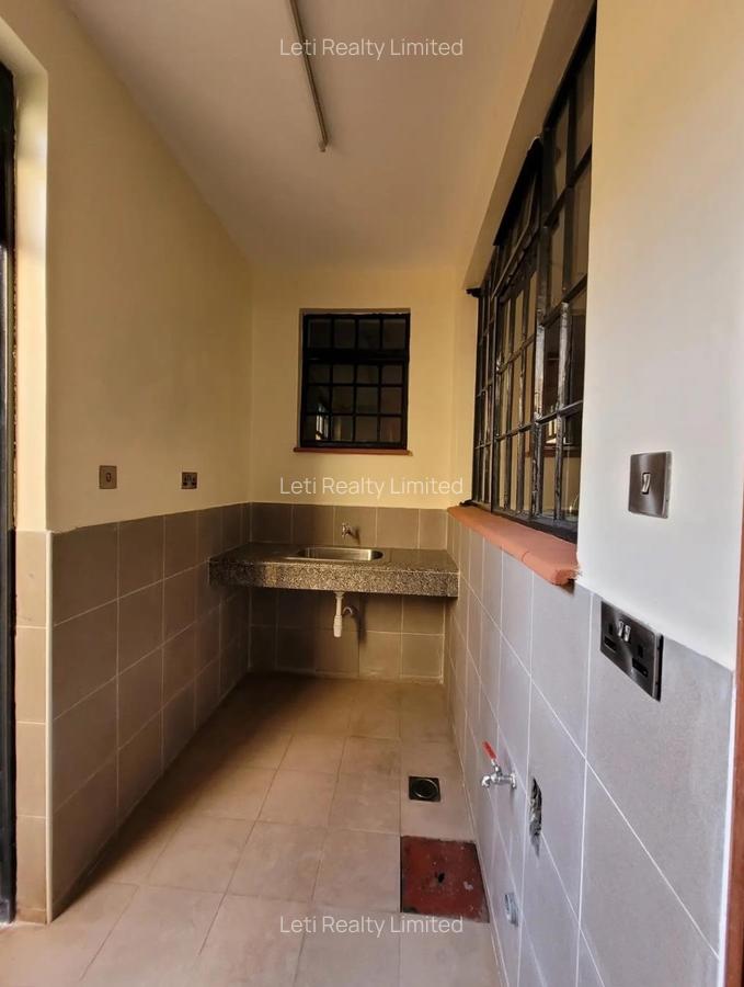 4 Bed Townhouse with En Suite in Lavington - 10