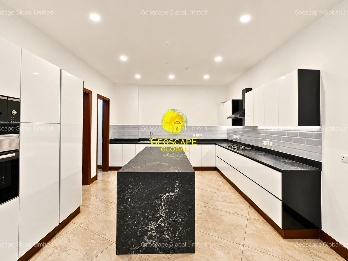 4 Bed Apartment with En Suite in Parklands - 3