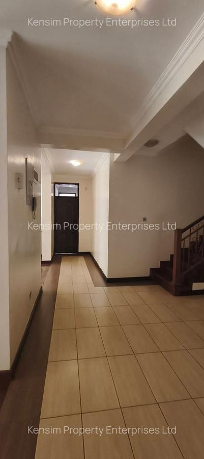 4 Bed Townhouse with En Suite in Rosslyn - 9