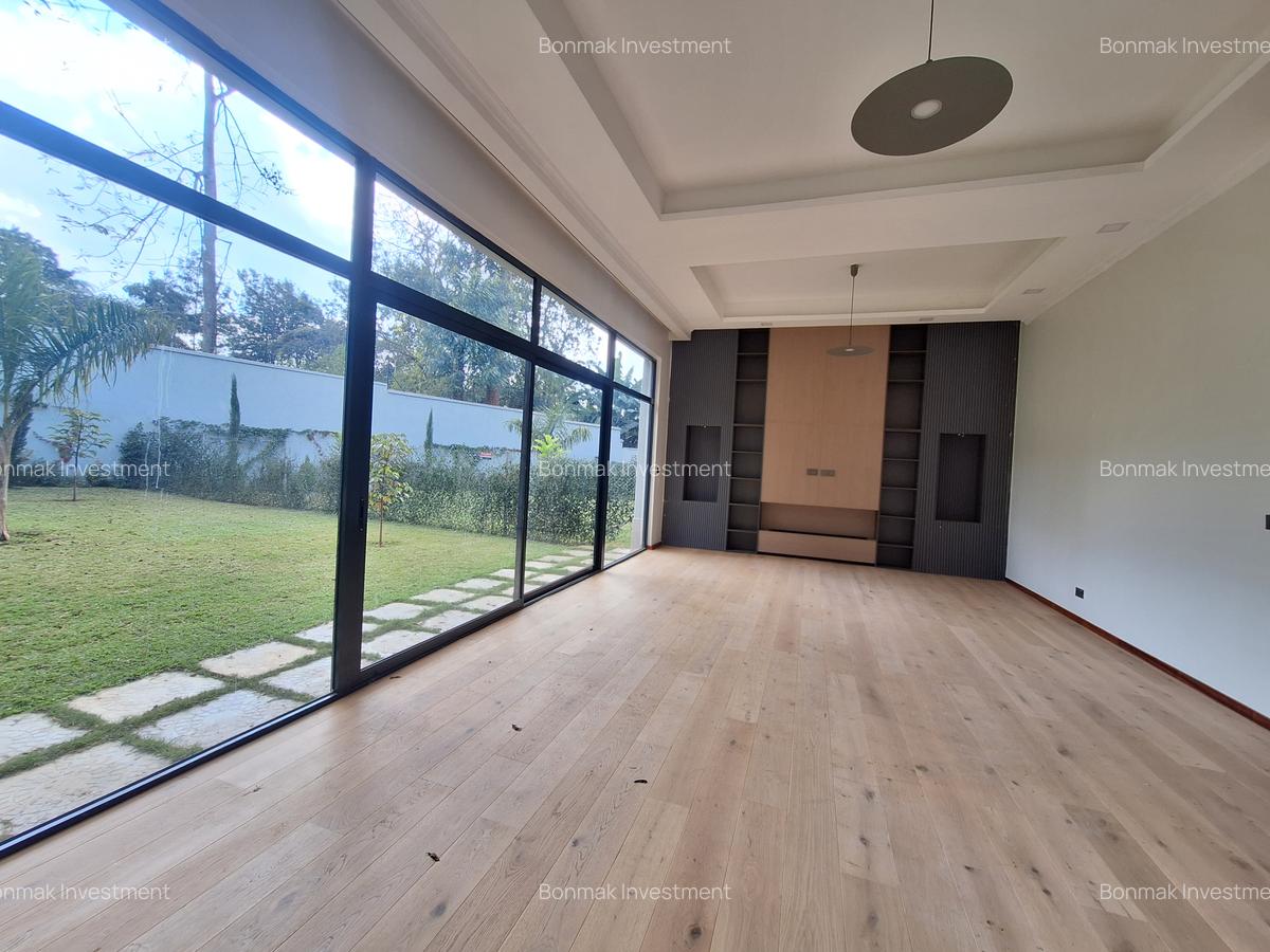 5 Bed Townhouse with En Suite at Lavington Green - 13