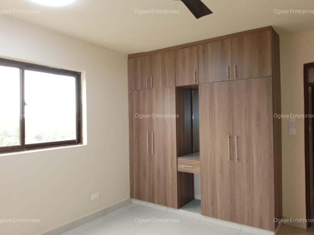 4 Bed Apartment with En Suite at Moyne Drive - 11