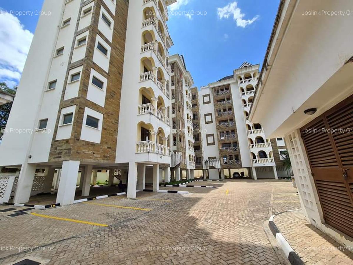 3 Bed Apartment with En Suite in Nyali Area - 2