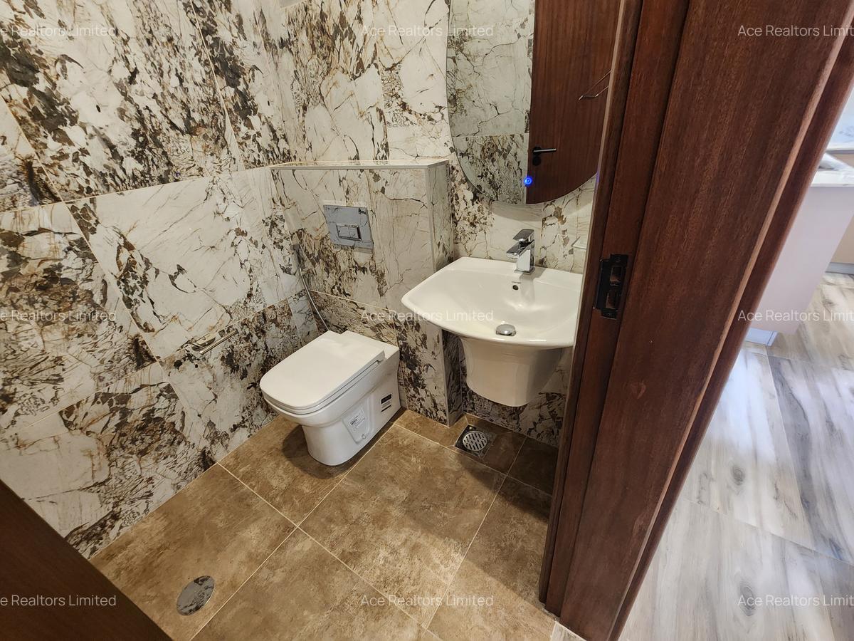2 Bed Apartment with En Suite at Brookside - 6