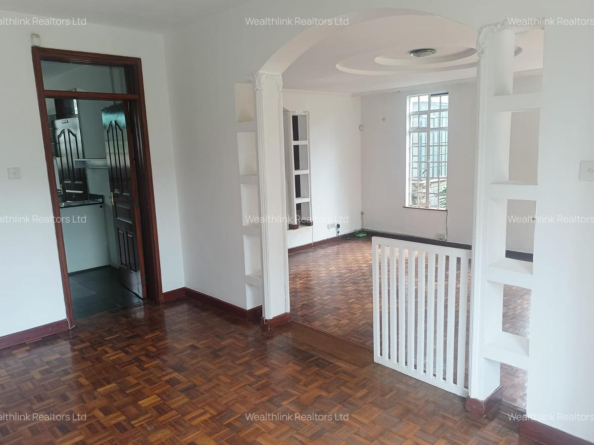 4 Bed Townhouse with En Suite at Redhill - 19