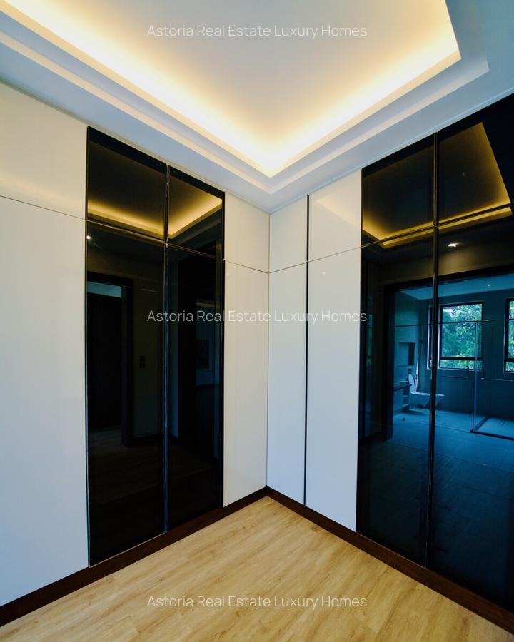 6 Bed Villa with En Suite at 2026-180 6 Bed - 2