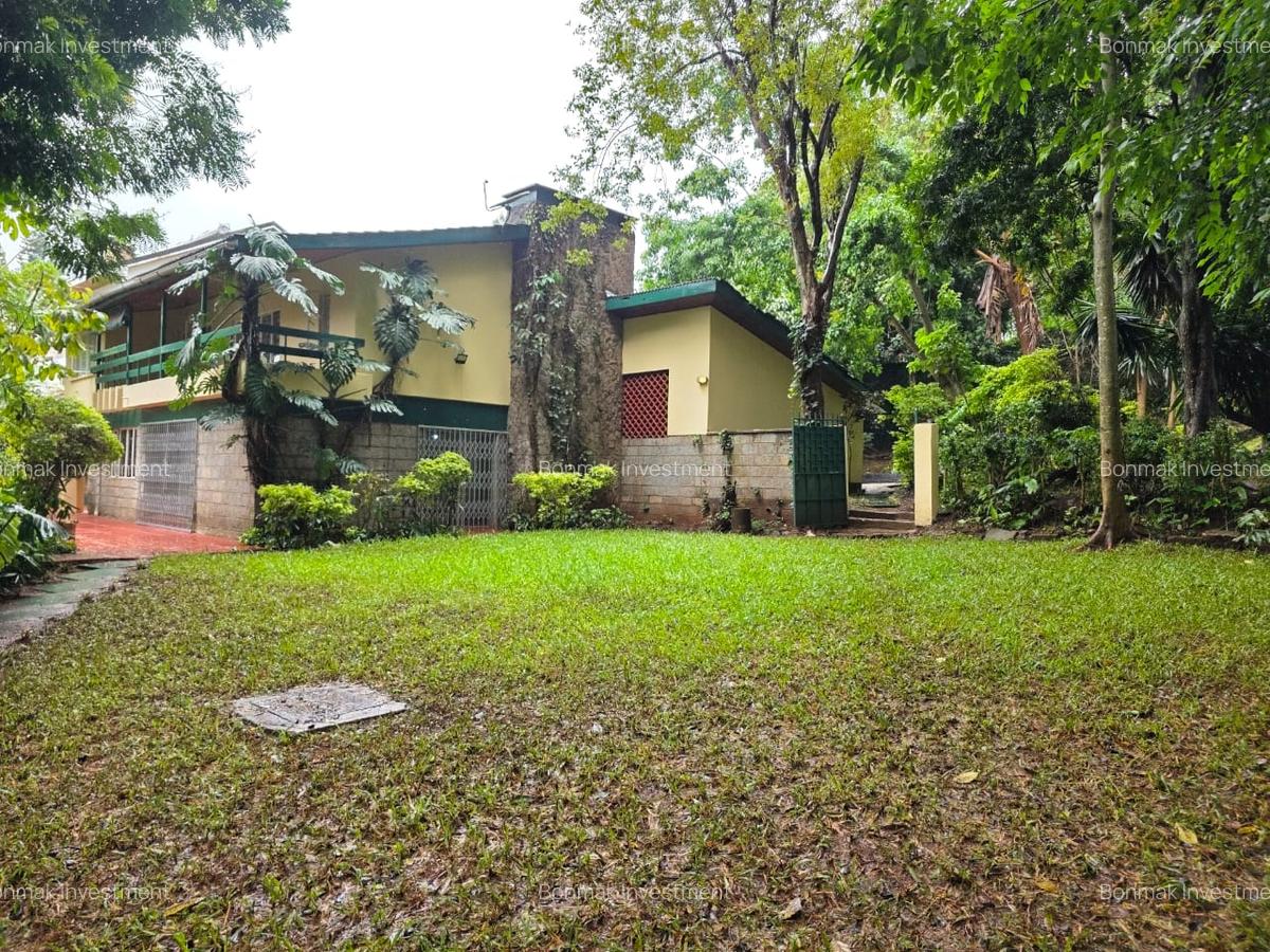 4 Bed House with En Suite at Lavington Green - 2