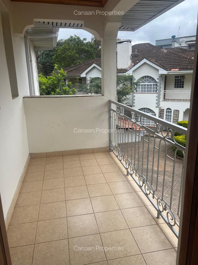 4 Bed Townhouse with En Suite in Lavington - 13