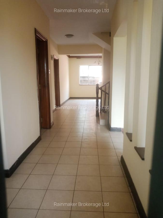 4 Bed Villa with En Suite in Westlands Area - 2