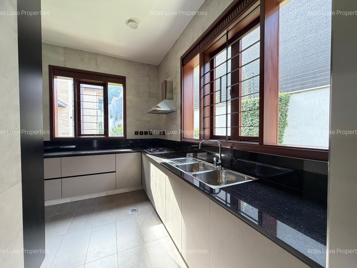 4 Bed House with En Suite in Runda - 7