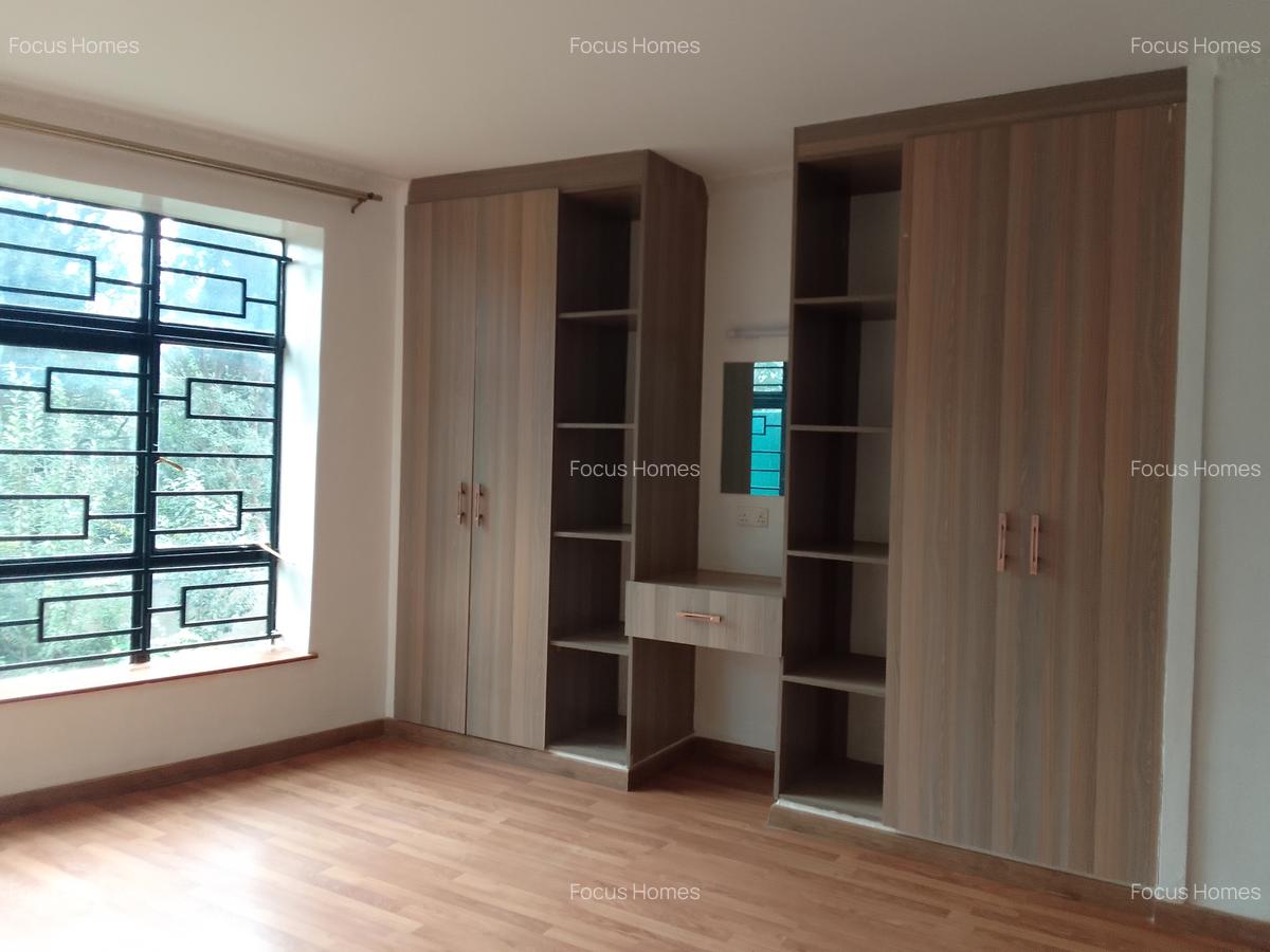 5 Bed Townhouse with En Suite in Lavington - 9