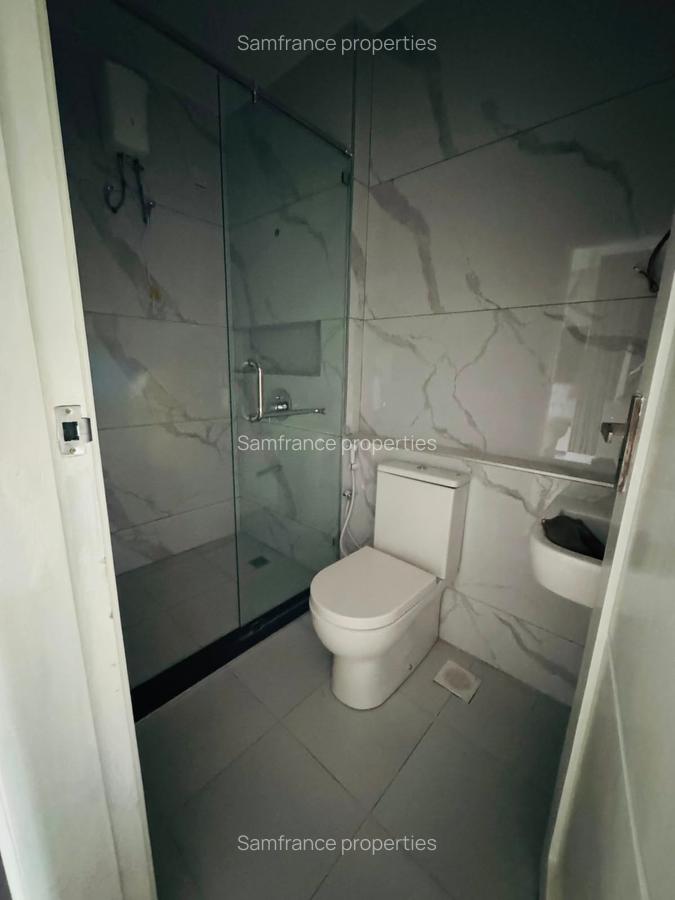 Serviced Studio Apartment with En Suite at Volume Road - 7