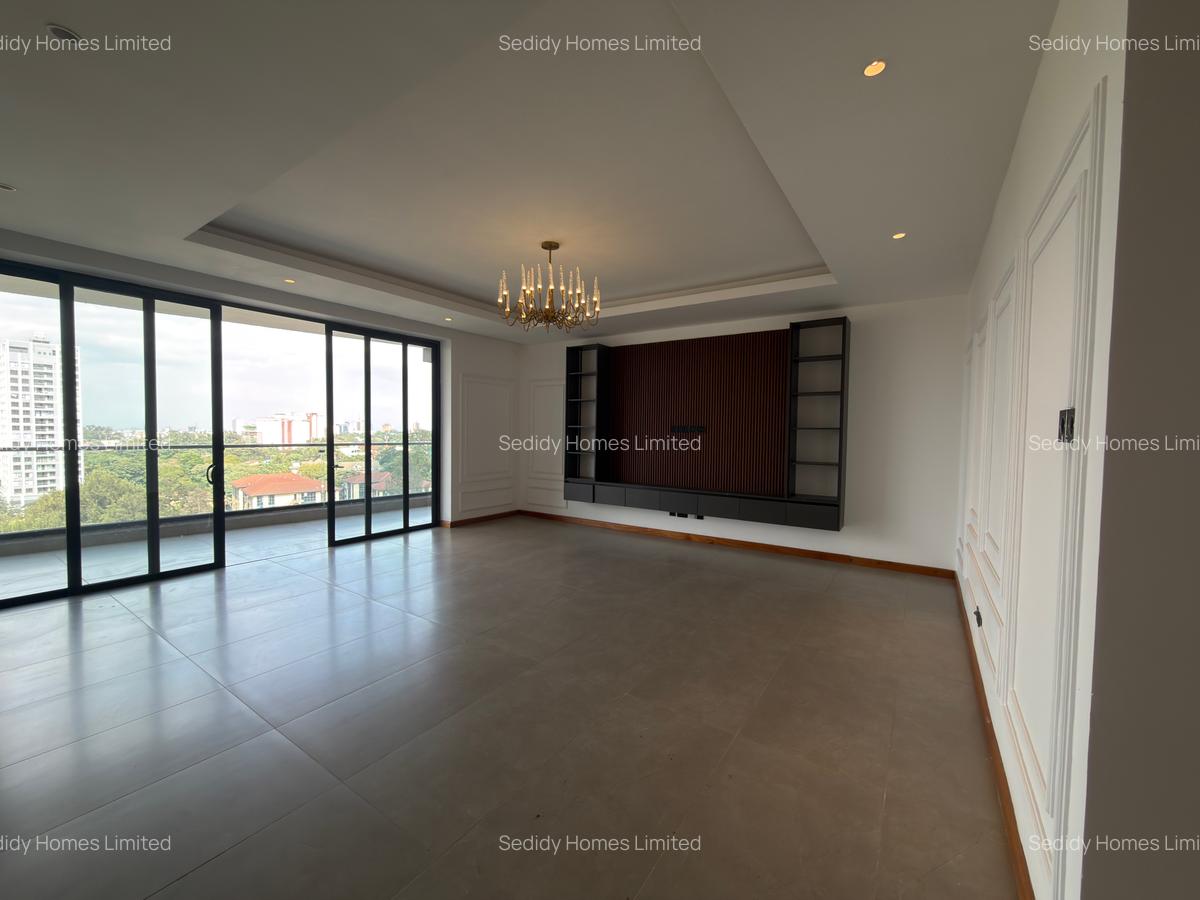 3 Bed Apartment with En Suite in Riverside - 1