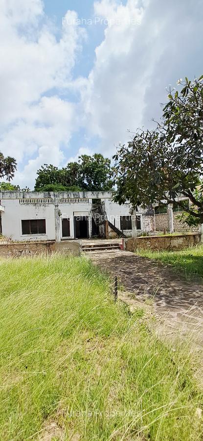3 Bed Villa with En Suite at Malindi - 1