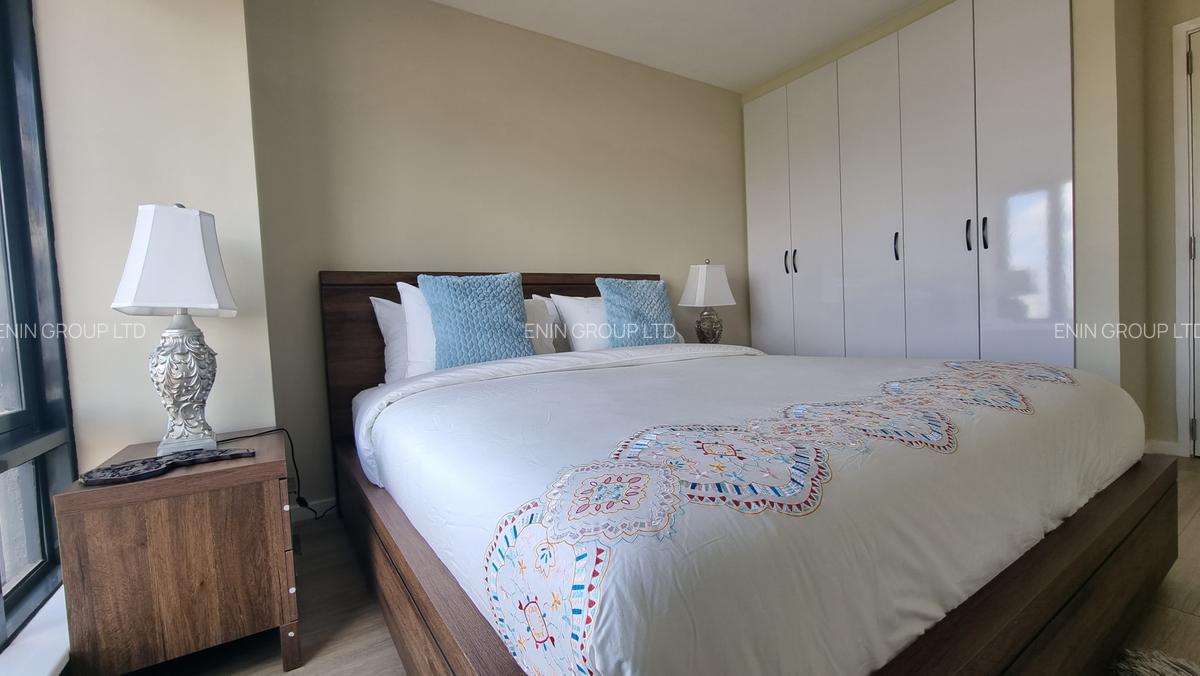 Serviced 2 Bed Apartment with En Suite at Riverside Drive - 16