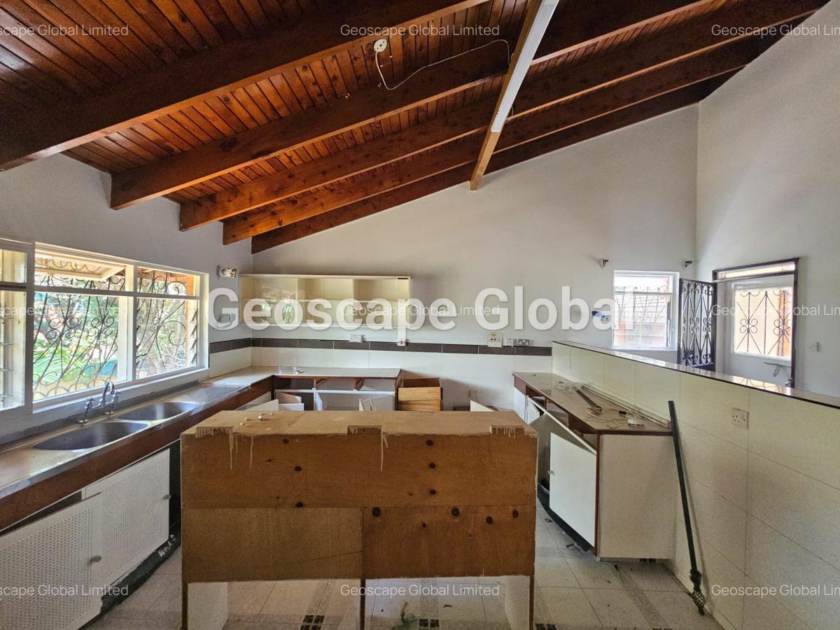 4 Bed House with En Suite in Runda - 5