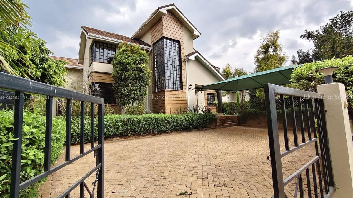 4 Bed Townhouse with En Suite at Close To Isk - 1