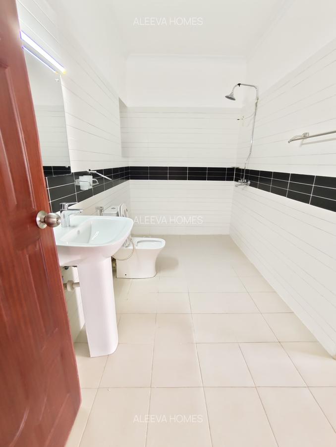2 Bed Apartment with En Suite in Lavington - 19