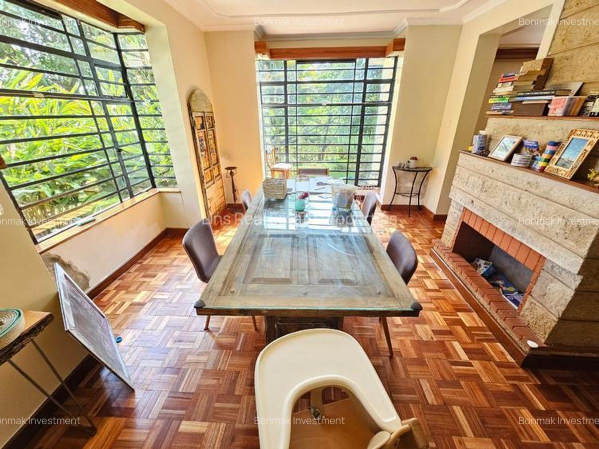 4 Bed Townhouse with En Suite at Rossylin Heights - 14