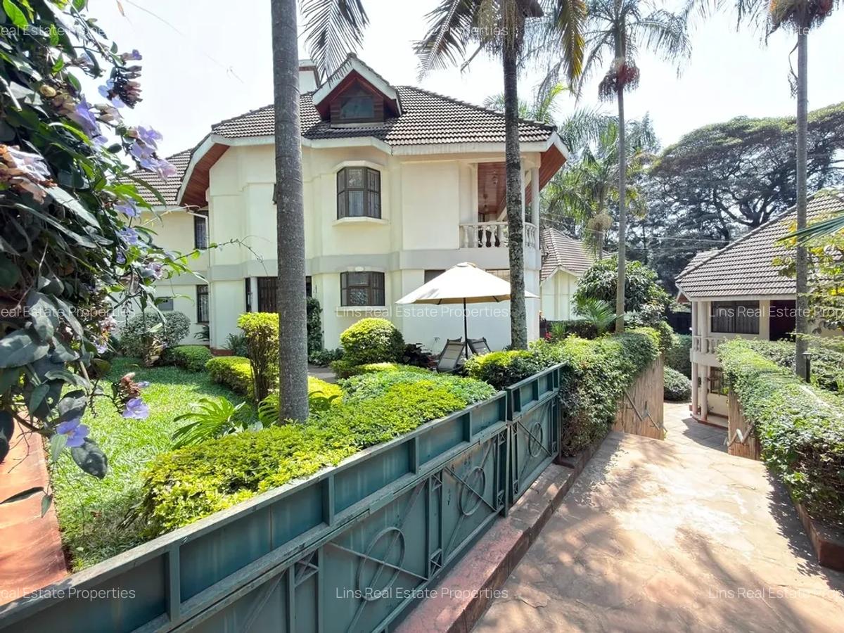 4 Bed Townhouse with En Suite in Westlands Area - 1