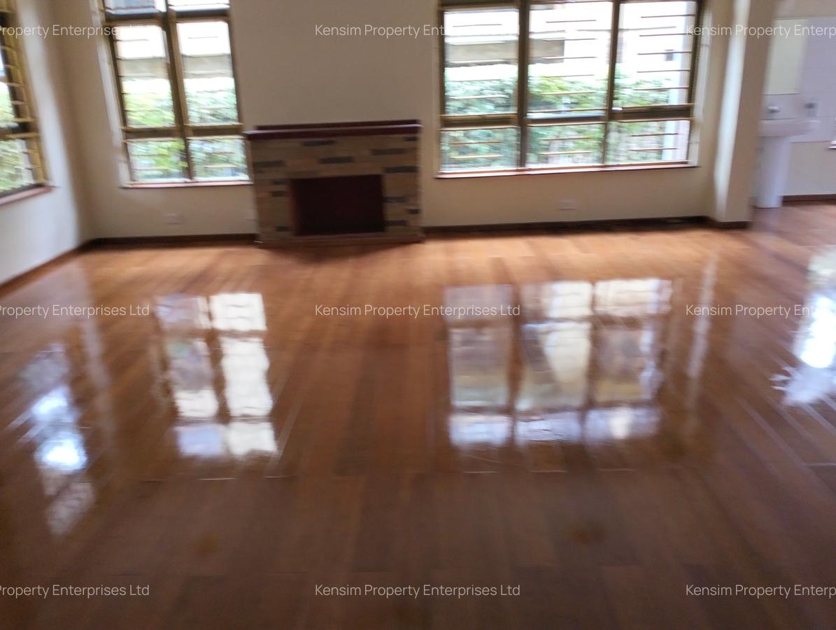 5 Bed Townhouse with En Suite in Lavington - 6
