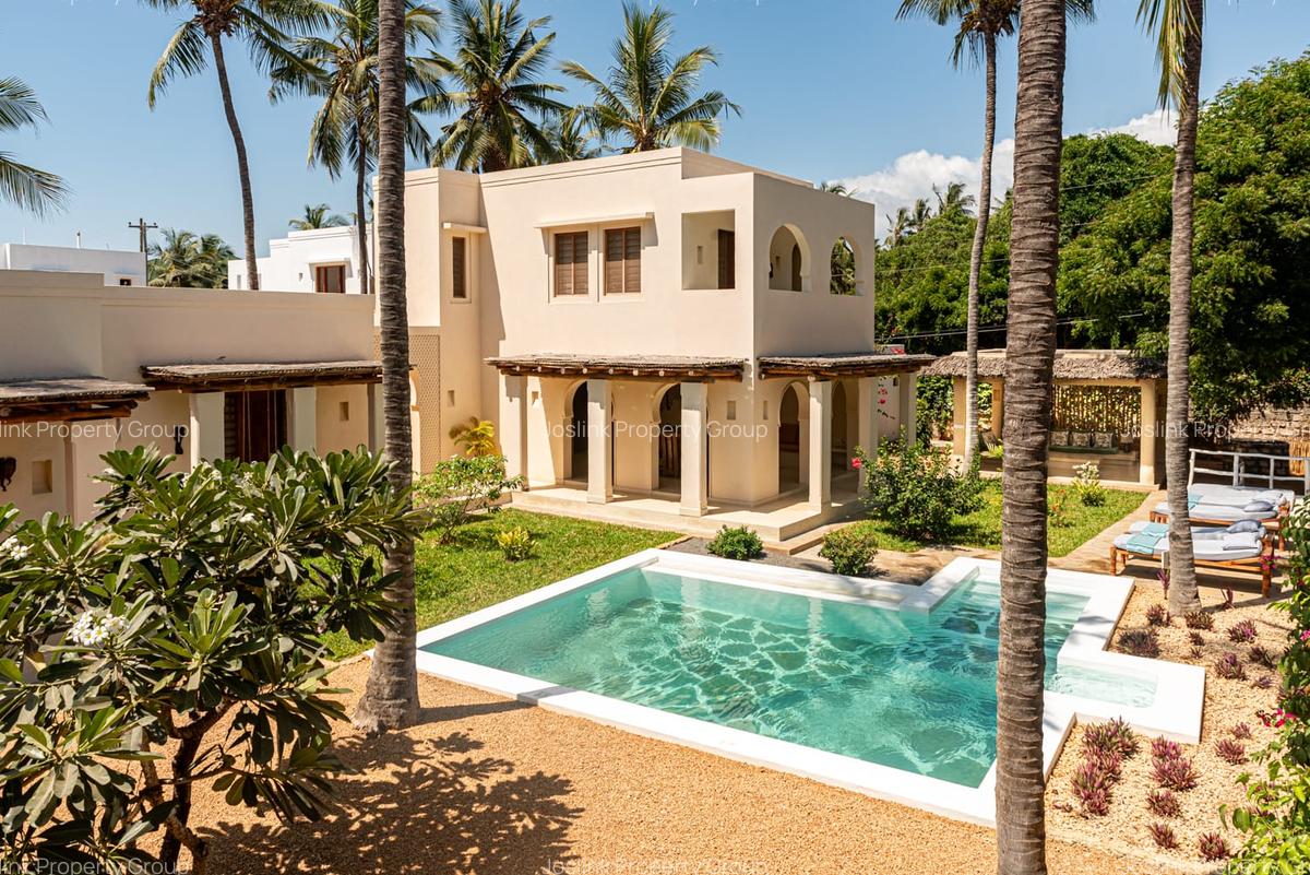 Serviced 3 Bed Apartment with En Suite in Karen - 16