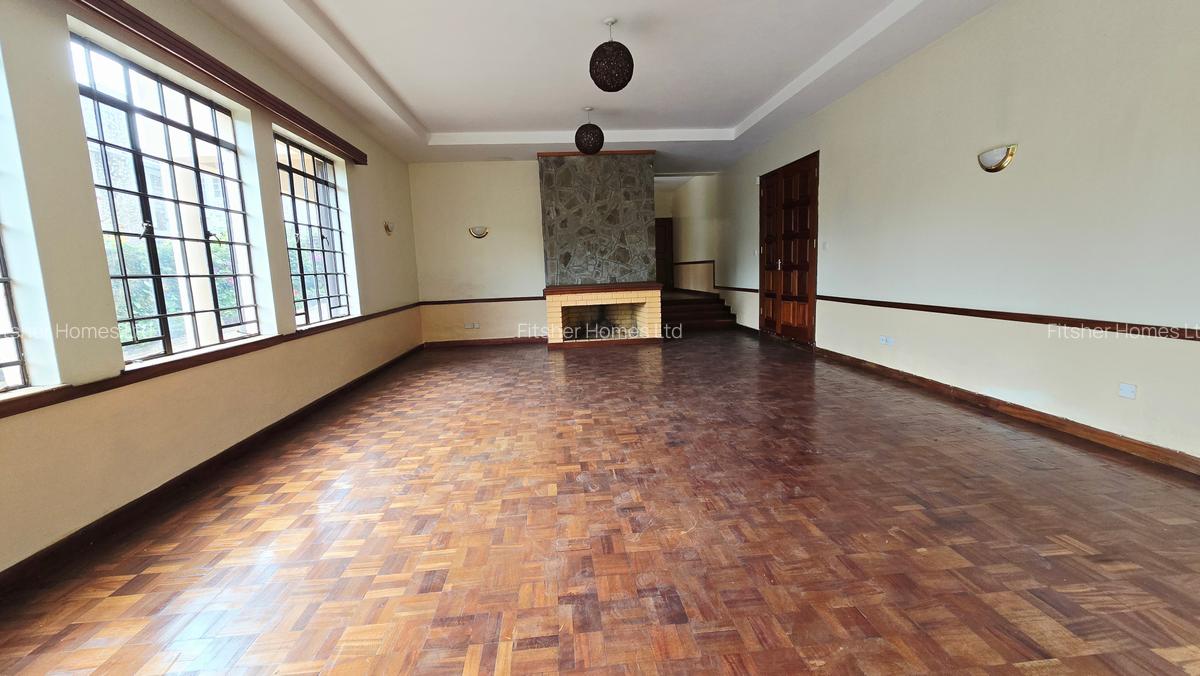5 Bed House with En Suite in Runda - 18