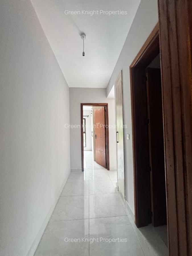 Serviced 2 Bed Apartment with En Suite in Brookside - 4