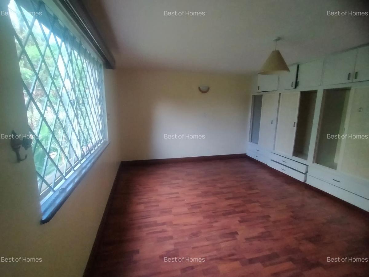 4 Bed House in Lavington - 2