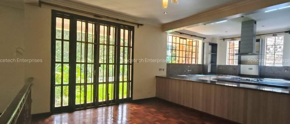 4 Bed Townhouse with En Suite in Rosslyn - 11