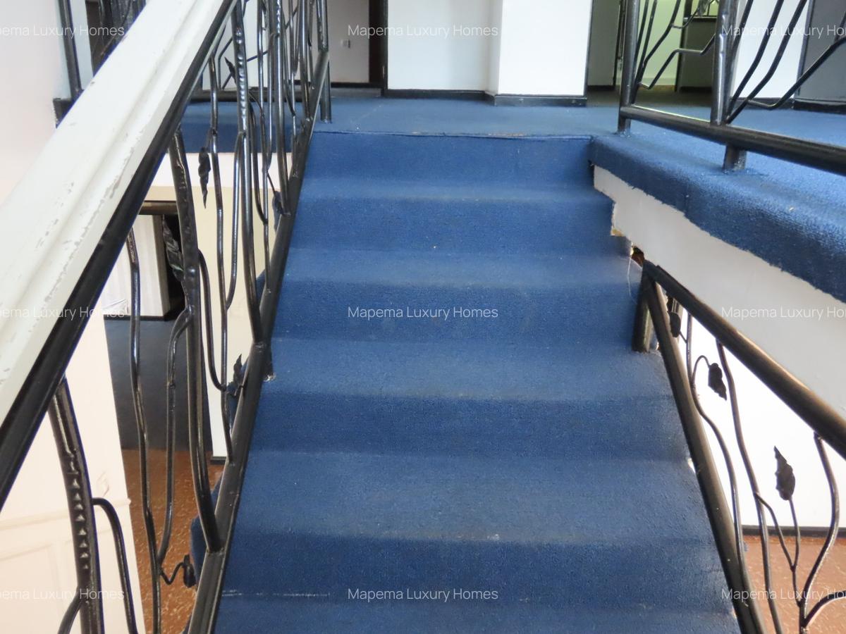 5 Bed House with En Suite at Kerarapon - 13