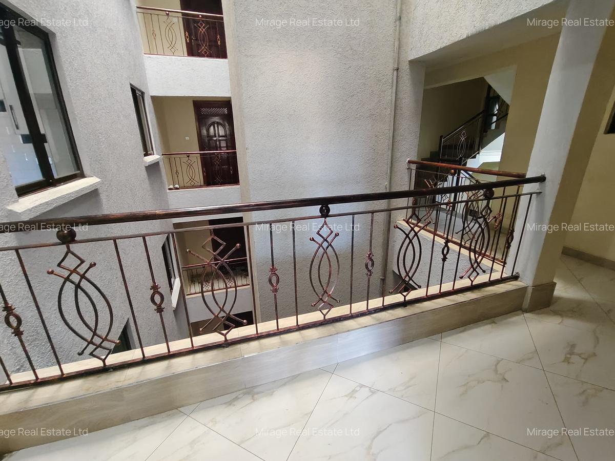 3 Bed Apartment with Gym in Garden Estate - 2
