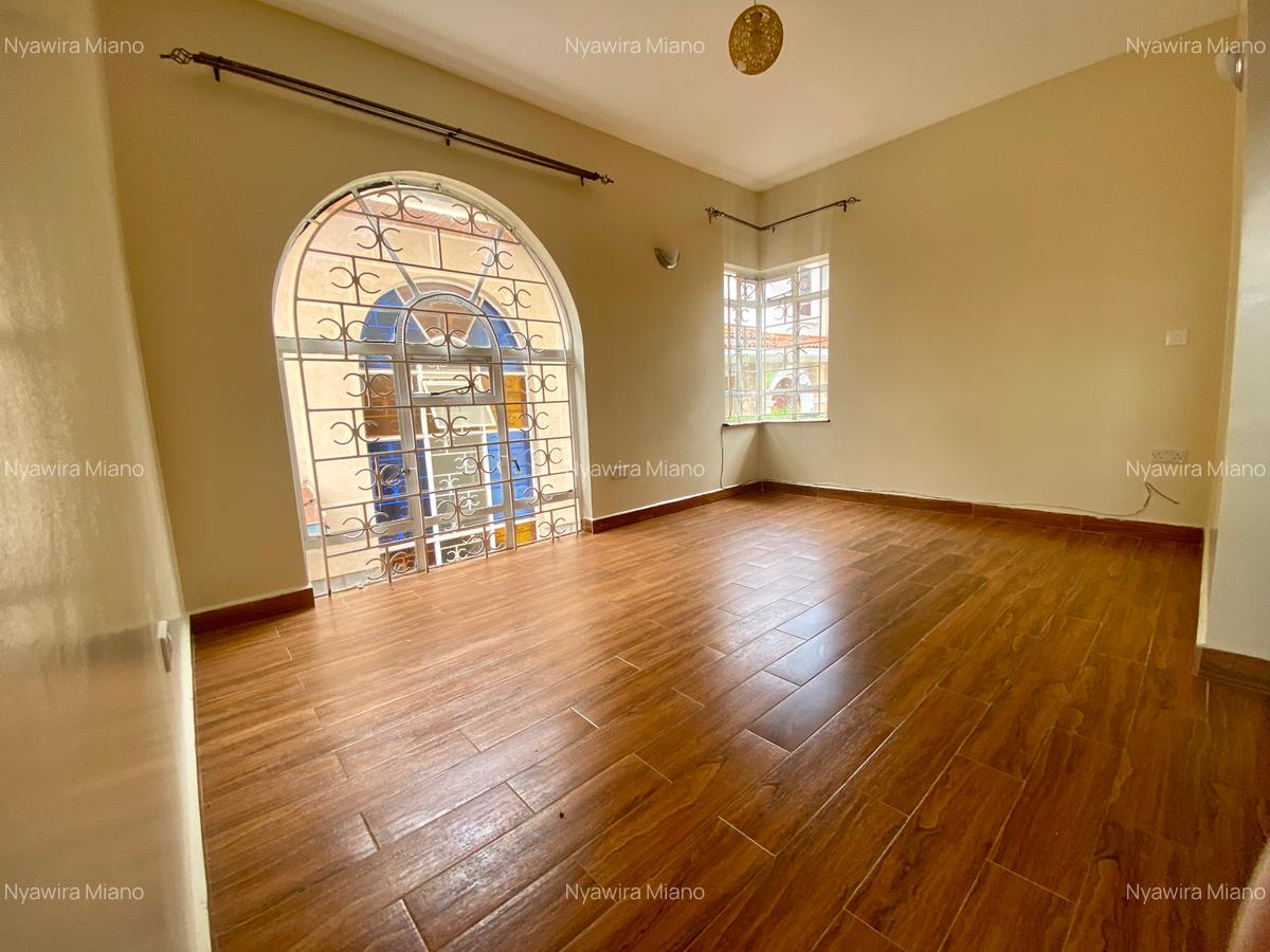 2 Bed House with En Suite in Ridgeways - 5