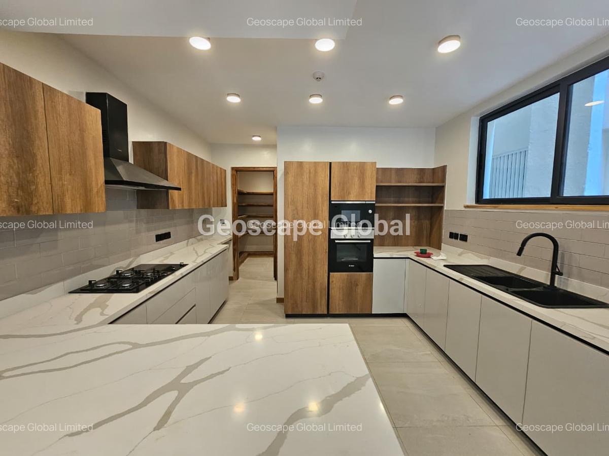 4 Bed Apartment with En Suite in Spring Valley - 4