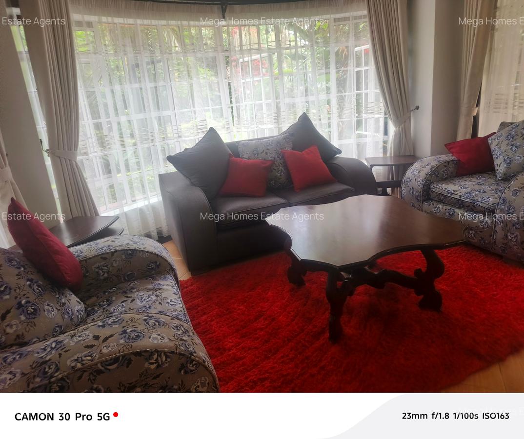 Serviced 2 Bed Apartment with En Suite in Rosslyn - 2