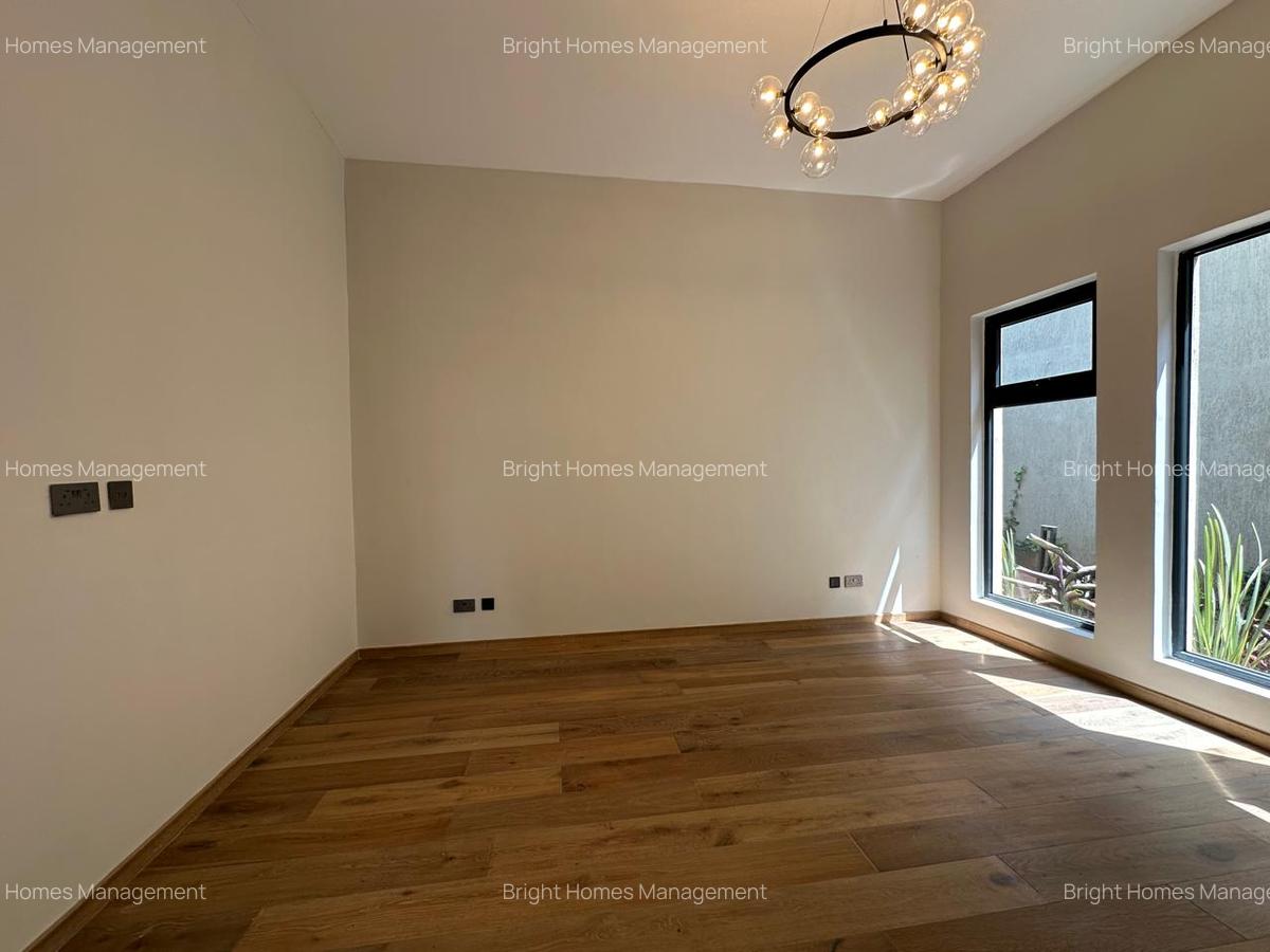 5 Bed Villa with En Suite in Runda - 16