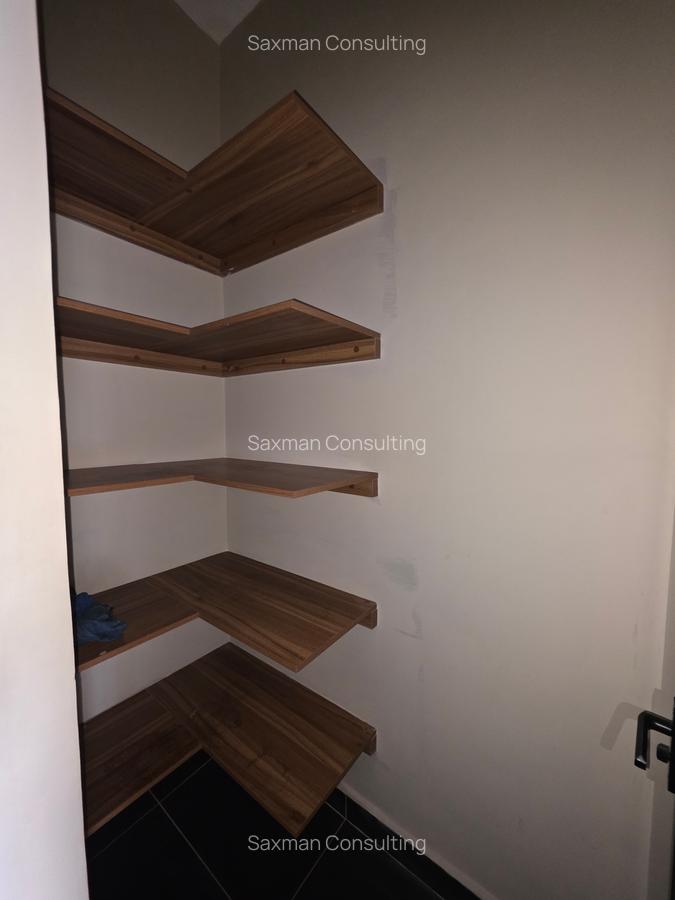 3 Bed Apartment with En Suite in Westlands Area - 16