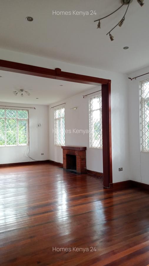 5 Bed House in Rosslyn - 8