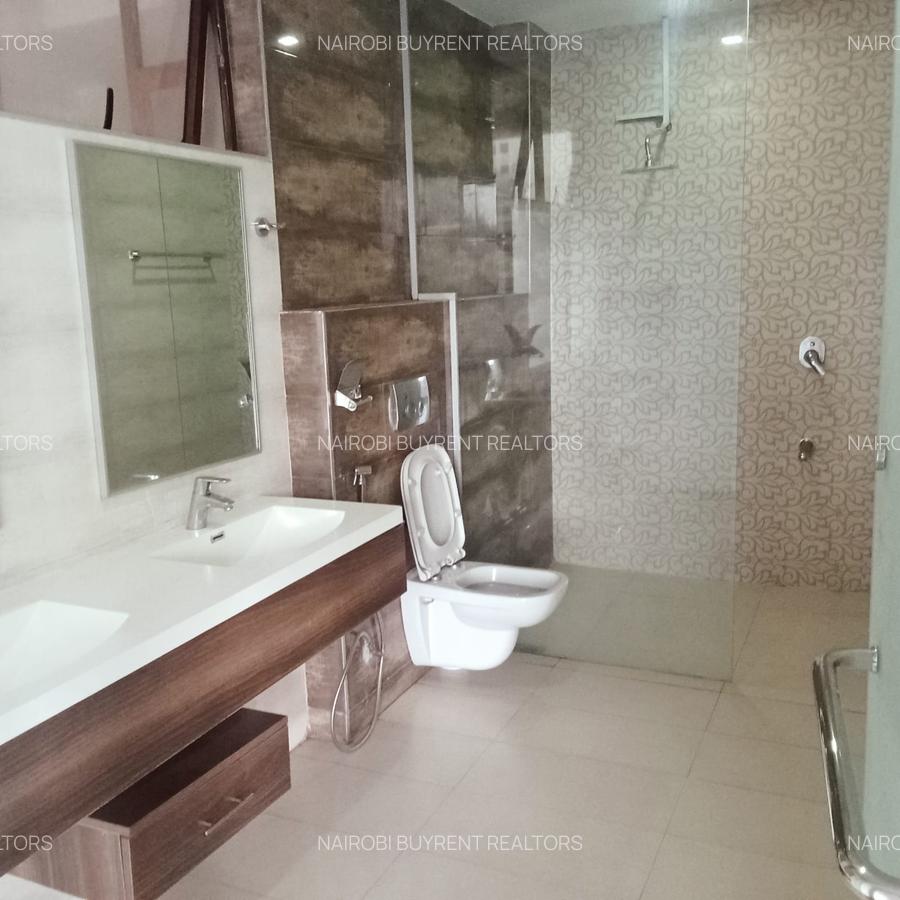 4 Bed Apartment with En Suite in Parklands - 12