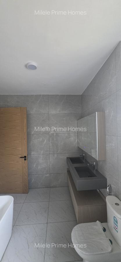 6 Bed Villa with En Suite at Lavington - 11