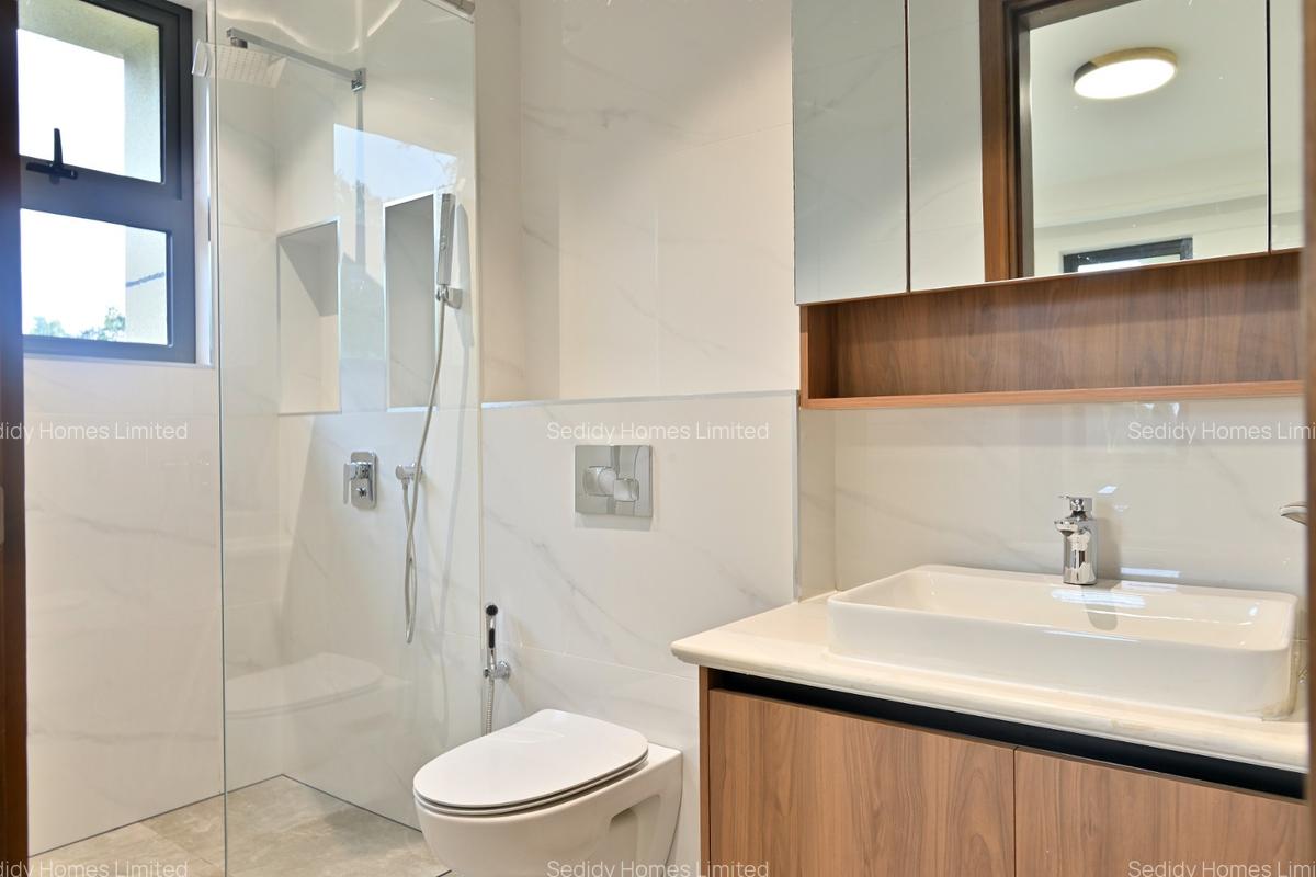 3 Bed Apartment with En Suite in Westlands Area - 13