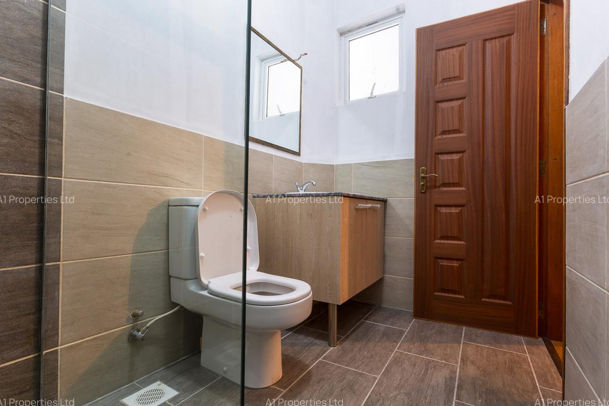 3 Bed Apartment with En Suite in Riverside - 10