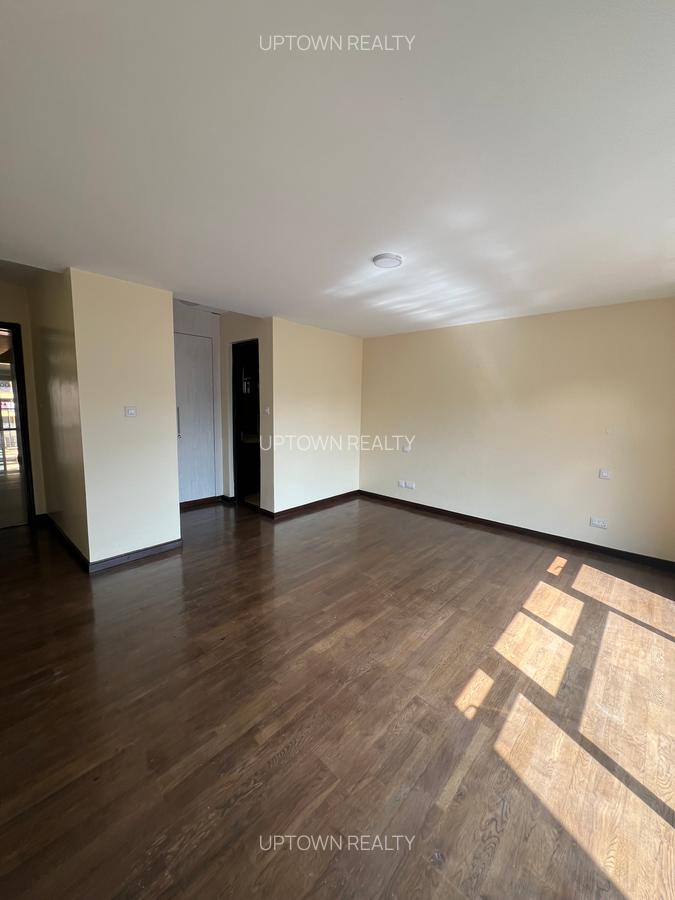 3 Bed Apartment with En Suite at Riverside - 12