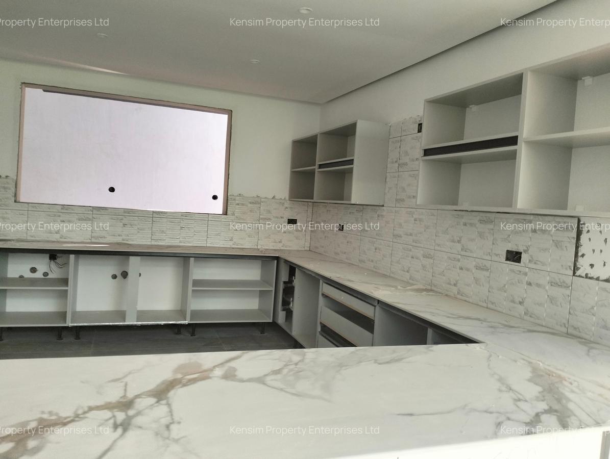 5 Bed Townhouse with En Suite in Lavington - 5