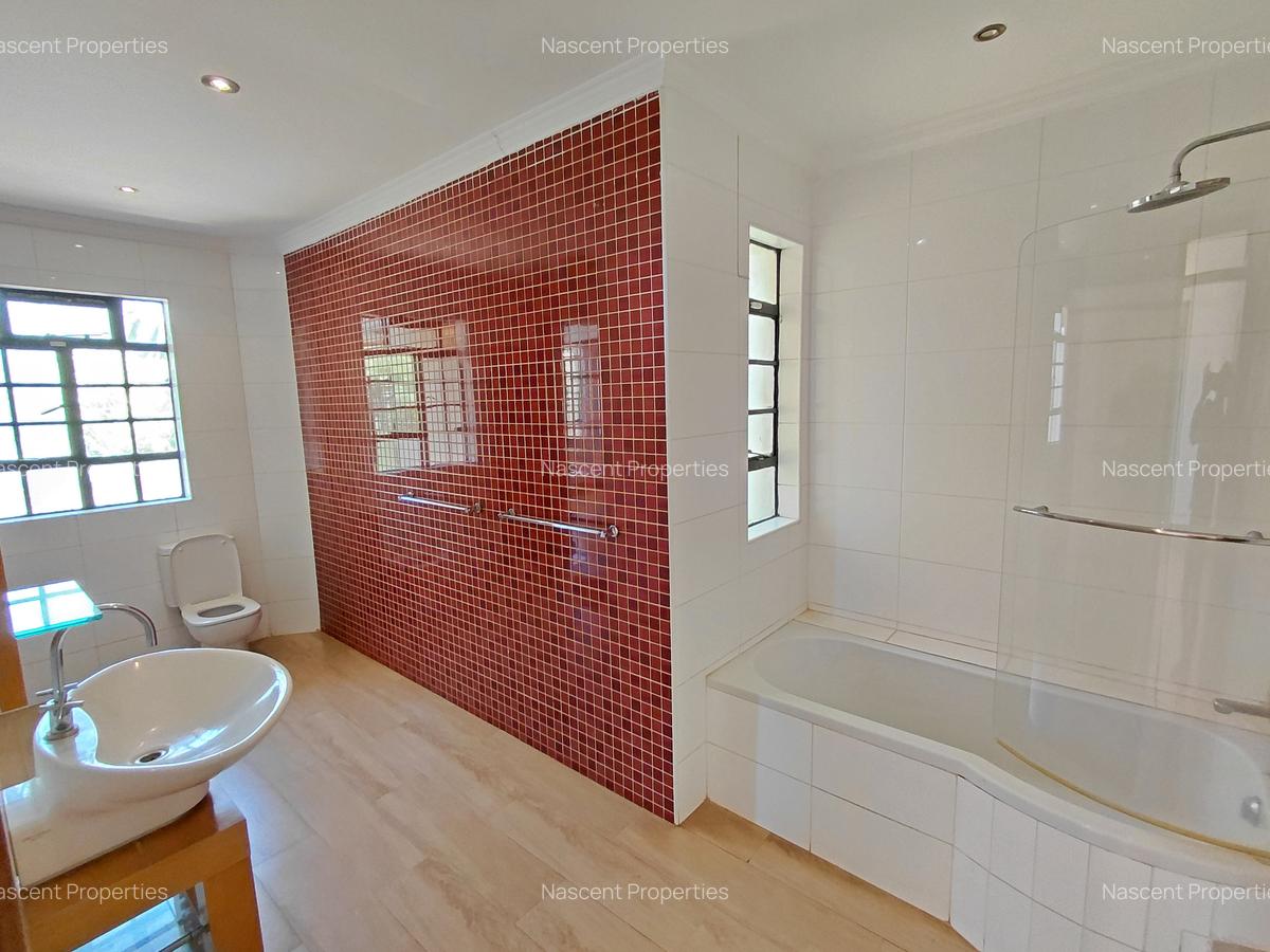 4 Bed Villa with En Suite in Runda - 17