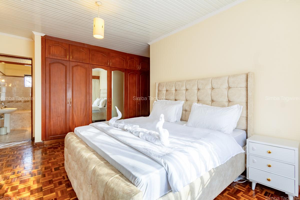 Serviced 3 Bed Apartment with En Suite at Durham Road - 9